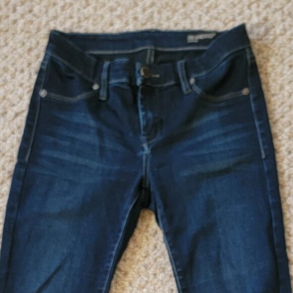 SOLD! BLANK NYC Skinny Jeans SprayOn 2/26 - Picture 4 of 9